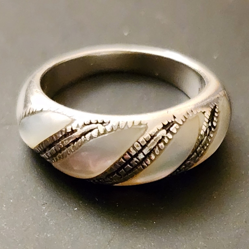 Vintage Sterling Mother of Pearl Ring